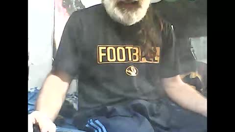 Snapshot of dirtmcgirt82 chatting on 01-05-25, 04:04 dirtmcgirt82 online show from 01-05-25, 04:04