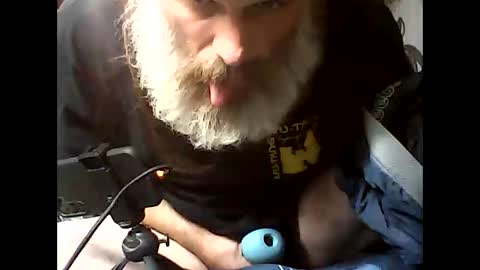 Snapshot of dirtmcgirt82 chatting on 12-15-25, 06:39 dirtmcgirt82 online show from 12-15-25, 06:39
