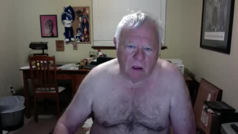 Snapshot of dirtrider195080438 chatting on 05-14-26, 12:12 dirtrider195080438 online show from 05-14-26, 12:12