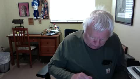 Snapshot of dirtrider195080438 chatting on 06-03-26, 05:18 dirtrider195080438 online show from 06-03-26, 05:18