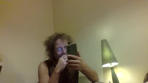 Snapshot of dirty_bertie_berlin chatting on 12-20-25, 08:38 Bertie online show from 12-20-25, 08:38