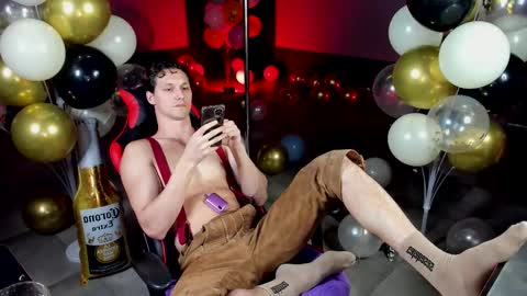 Snapshot of dirty_boss chatting on 10-01-25, 04:02 dirty_boss online show from 10-01-25, 04:02