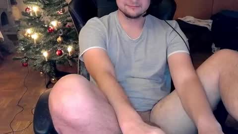 Snapshot of dirty_fun_boy chatting on 12-17-24, 04:32 dirty_fun_boy online show from 12-17-24, 04:32