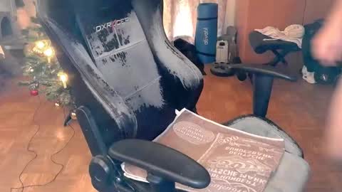 Snapshot of dirty_fun_boy chatting on 12-20-24, 01:11 dirty_fun_boy online show from 12-20-24, 01:11