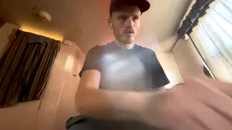 Snapshot of dirtydaddy69627829 chatting on 12-19-24, 05:40 Justin Robinson online show from 12-19-24, 05:40