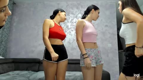 Gyna    Josie    online show from 10-18-25, 12:57