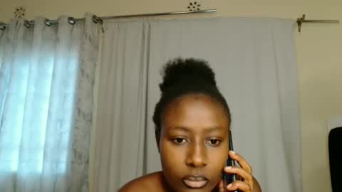 Snapshot of disah_002 chatting on 11-22-25, 10:47 disah_002 online show from 11-22-25, 10:47