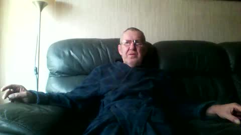 Snapshot of discovery63 chatting on 02-04-26, 11:05 discovery63 online show from 02-04-26, 11:05