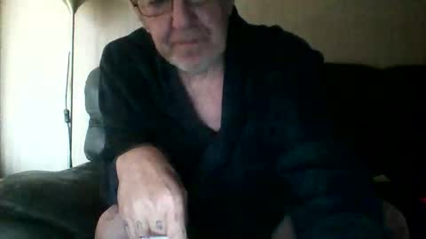 Snapshot of discovery63 chatting on 02-05-26, 02:22 discovery63 online show from 02-05-26, 02:22