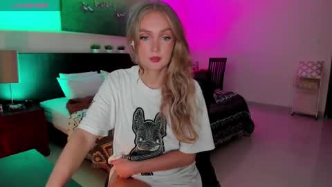 Snapshot of disney__princess chatting on 02-16-25, 05:59 JASMINE online show from 02-16-25, 05:59
