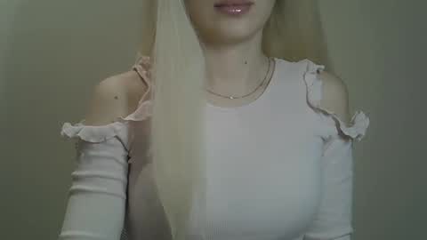 DitaMilton online show from 01-31-25, 01:23