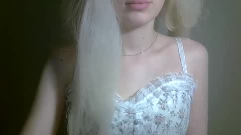 DitaMilton online show from 10-25-25, 01:29