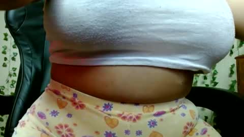 Snapshot of divadirty chatting on 02-03-25, 03:59 Mari online show from 02-03-25, 03:59