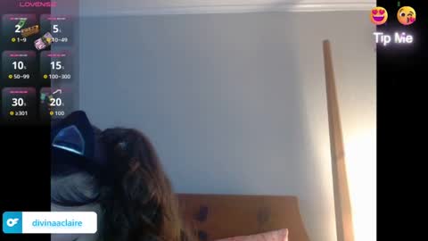 Divina Claire    online show from 11-01-25, 12:01