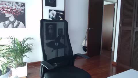 Hera online show from 11-20-25, 12:05