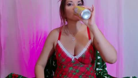 DivineLynn online show from 12-20-24, 06:56