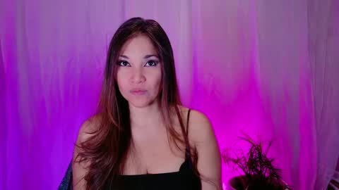 DivineLynn online show from 01-22-25, 01:42