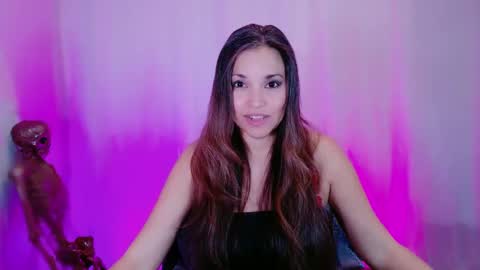 DivineLynn online show from 02-03-25, 07:00