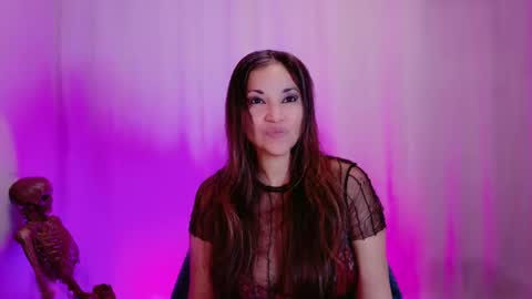 DivineLynn online show from 02-09-25, 12:19