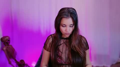 DivineLynn online show from 02-09-25, 06:26