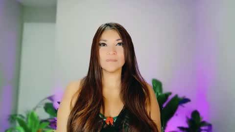 DivineLynn online show from 11-16-25, 02:00