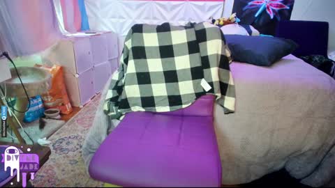 Snapshot of divynejade chatting on 12-11-24, 03:37 Jade Divyne online show from 12-11-24, 03:37