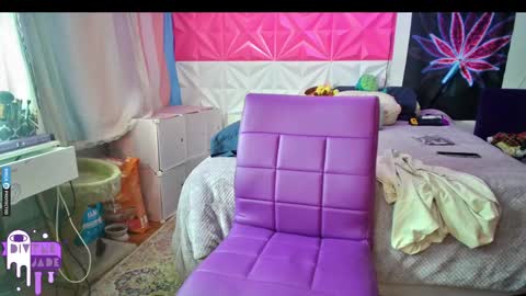 Snapshot of divynejade chatting on 12-23-24, 10:33 Jade Divyne online show from 12-23-24, 10:33