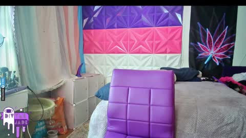 Snapshot of divynejade chatting on 12-27-24, 01:22 Jade Divyne online show from 12-27-24, 01:22