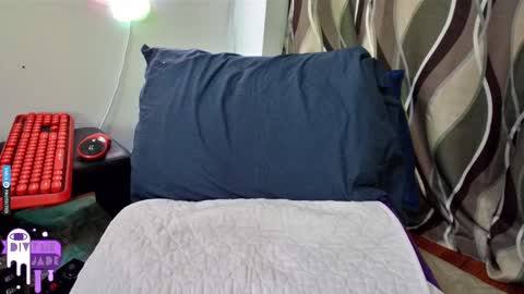 Snapshot of divynejade chatting on 03-05-25, 11:17 Jade Divyne online show from 03-05-25, 11:17