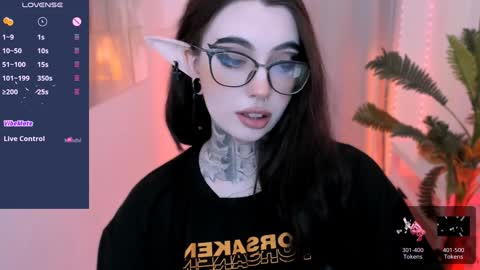 dixipixi_ online show from 01-23-25, 10:22