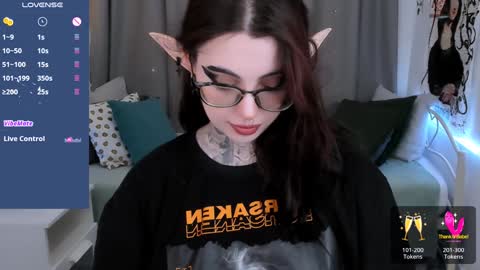 dixipixi_ online show from 02-01-25, 05:49