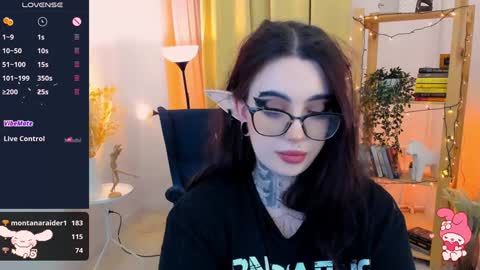 dixipixi_ online show from 02-08-25, 10:18