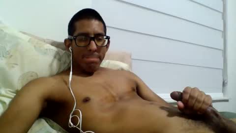 Snapshot of djmiami305 chatting on 10-17-25, 03:42 djmiami305 online show from 10-17-25, 03:42