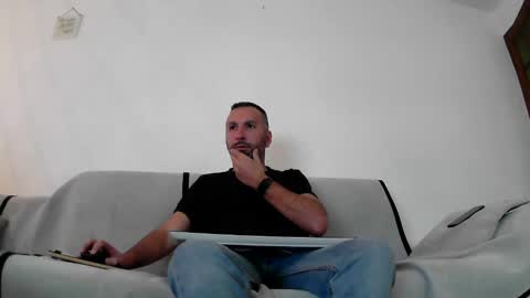 Snapshot of djo3322 chatting on 12-12-24, 10:31 Djo online show from 12-12-24, 10:31