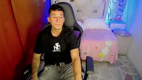 Snapshot of dmitryy_ chatting on 02-25-26, 06:17 DMITRY online show from 02-25-26, 06:17