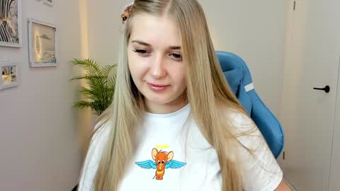 Snapshot of do_u_want_alice chatting on 12-05-24, 02:20 Alice online show from 12-05-24, 02:20