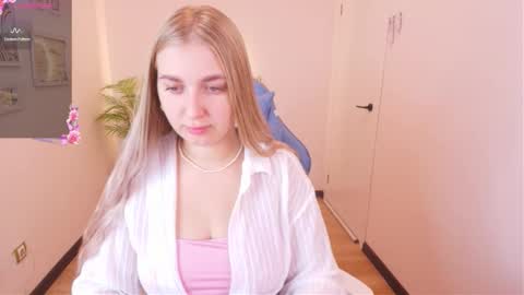Snapshot of do_u_want_alice chatting on 09-11-25, 02:44 Alice online show from 09-11-25, 02:44