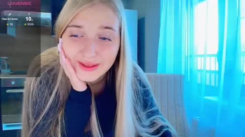 Snapshot of do_u_want_alice chatting on 10-12-25, 07:18 Alice online show from 10-12-25, 07:18