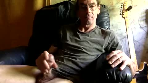 dogstarmanitee online show from 12-18-25, 04:51