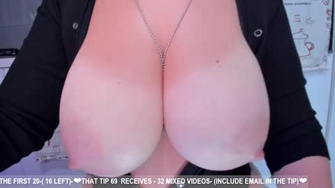 Snapshot of dolce4you69 chatting on 01-07-25, 05:12 Dea----IF YOU WANT TO SUPPORT ME -Purshase subscribtions scroll BIO  THANK YOU LOVE - online show from 01-07-25, 05:12