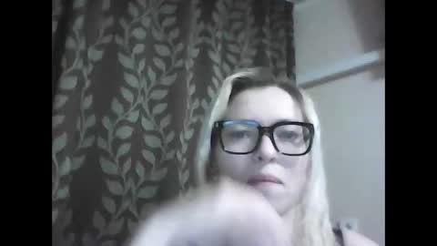 Snapshot of dolce_tempt chatting on 12-17-25, 06:47 dolce_tempt online show from 12-17-25, 06:47