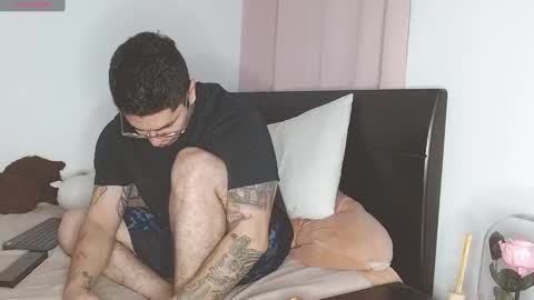 Auro and Santiago online show from 01-17-25, 03:23