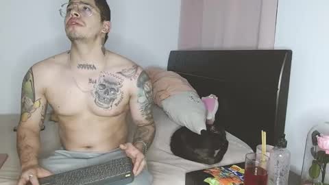 Auro and Santiago online show from 01-22-25, 03:41