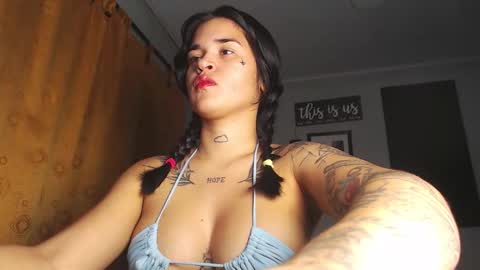 Snapshot of doll_and_thebrown chatting on 10-06-25, 11:02 doll_and_thebrown online show from 10-06-25, 11:02