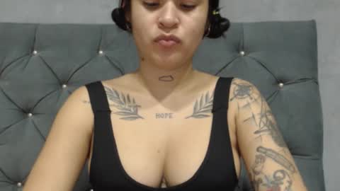 Snapshot of doll_and_thebrown chatting on 10-12-25, 05:17 doll_and_thebrown online show from 10-12-25, 05:17