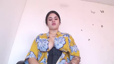 Snapshot of doll_and_thebrown chatting on 11-22-25, 05:23 doll_and_thebrown online show from 11-22-25, 05:23