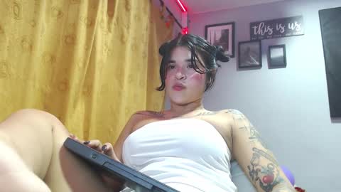 Snapshot of doll_and_thebrown chatting on 11-25-25, 12:21 doll_and_thebrown online show from 11-25-25, 12:21