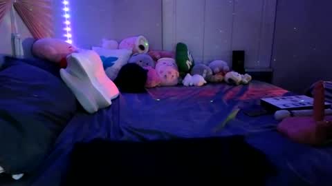 DOLLLFACE online show from 12-30-24, 10:21