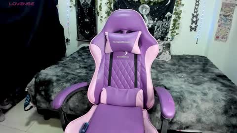 dolly_bones online show from 10-01-25, 11:55