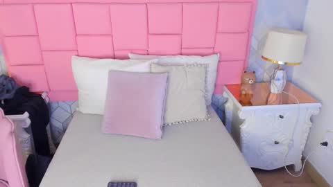 dolly_kitter online show from 12-18-25, 02:56